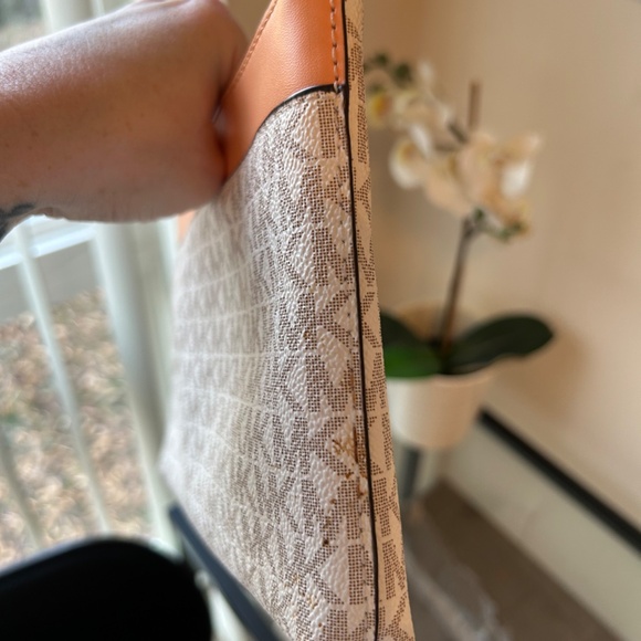 Michael Kors White and Tan Small Monogram Crossbody Bag (Missing Straps) - Picture 6 of 9